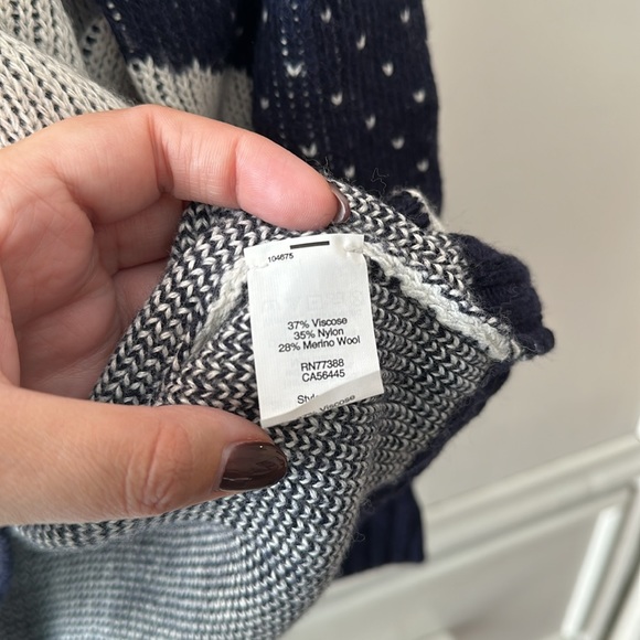 J*Crew - XXL - Crew Neck L/S Sweater with Winter Scene - Picture 5 of 6